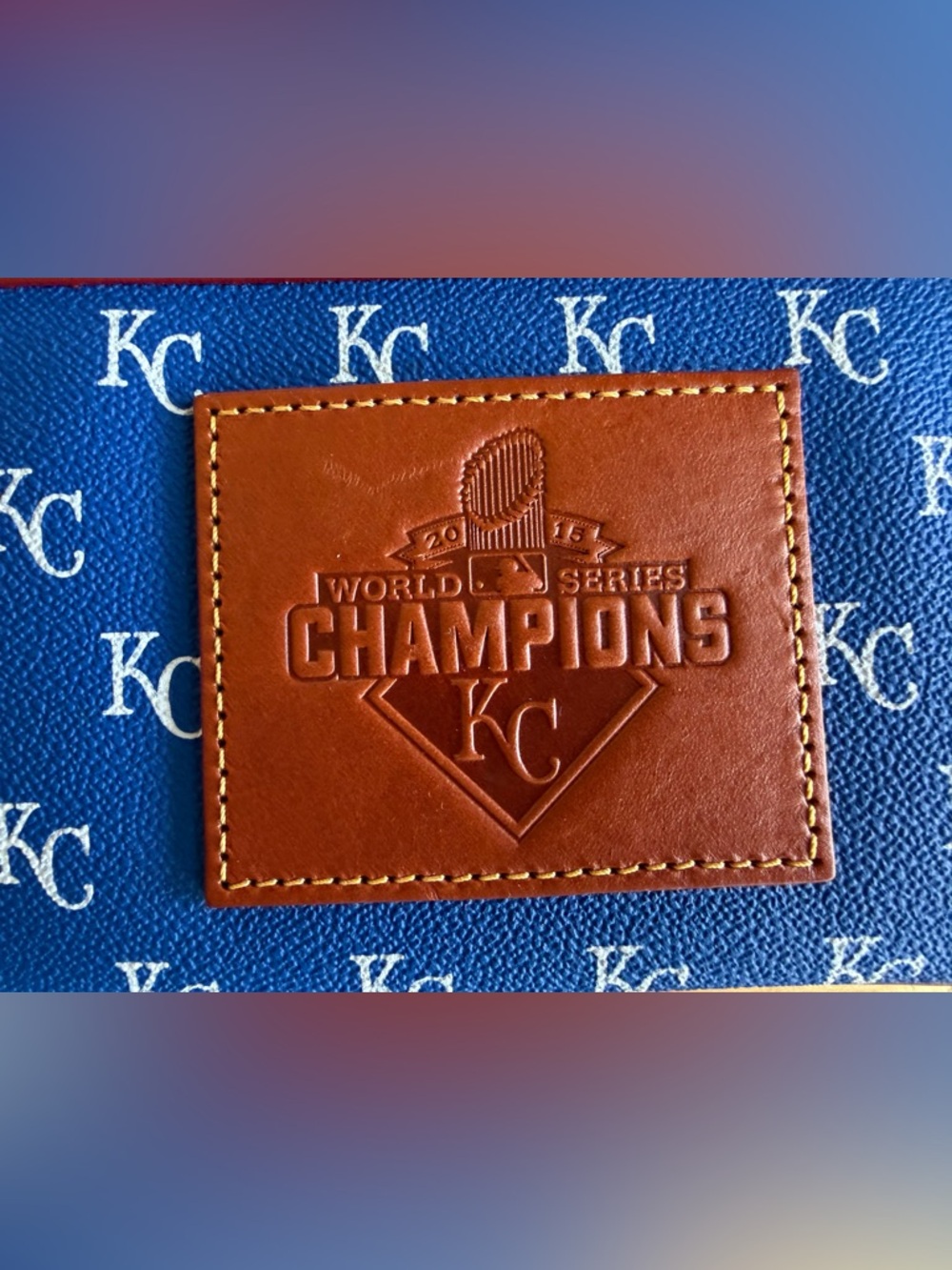 ⚾💙 Dooney & Bourke KC Royals World Series Wristlet 💙⚾ - Picture 3 of 8